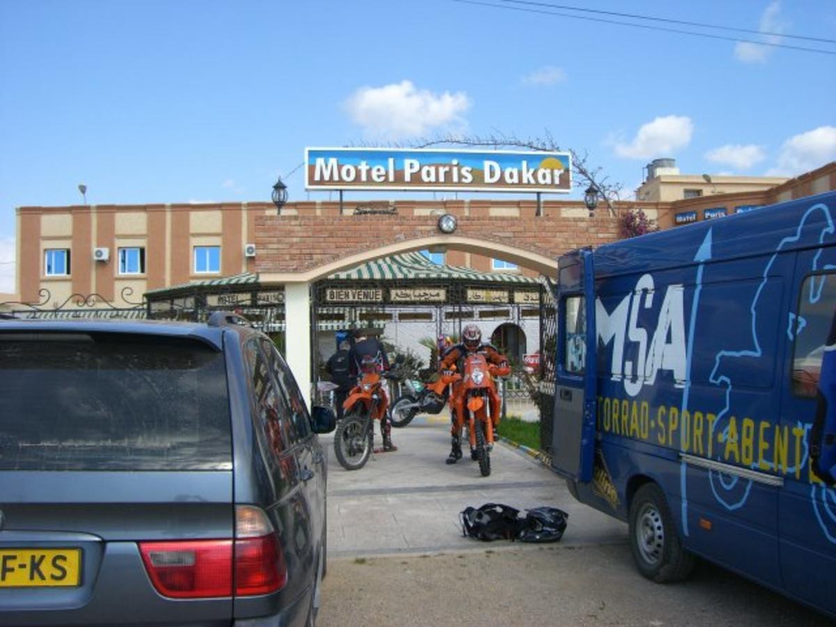 Motel Paris Dakar Selouane Kültér fotó