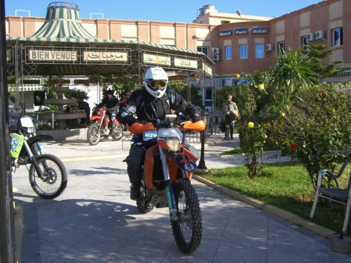 Motel Paris Dakar Selouane Kültér fotó