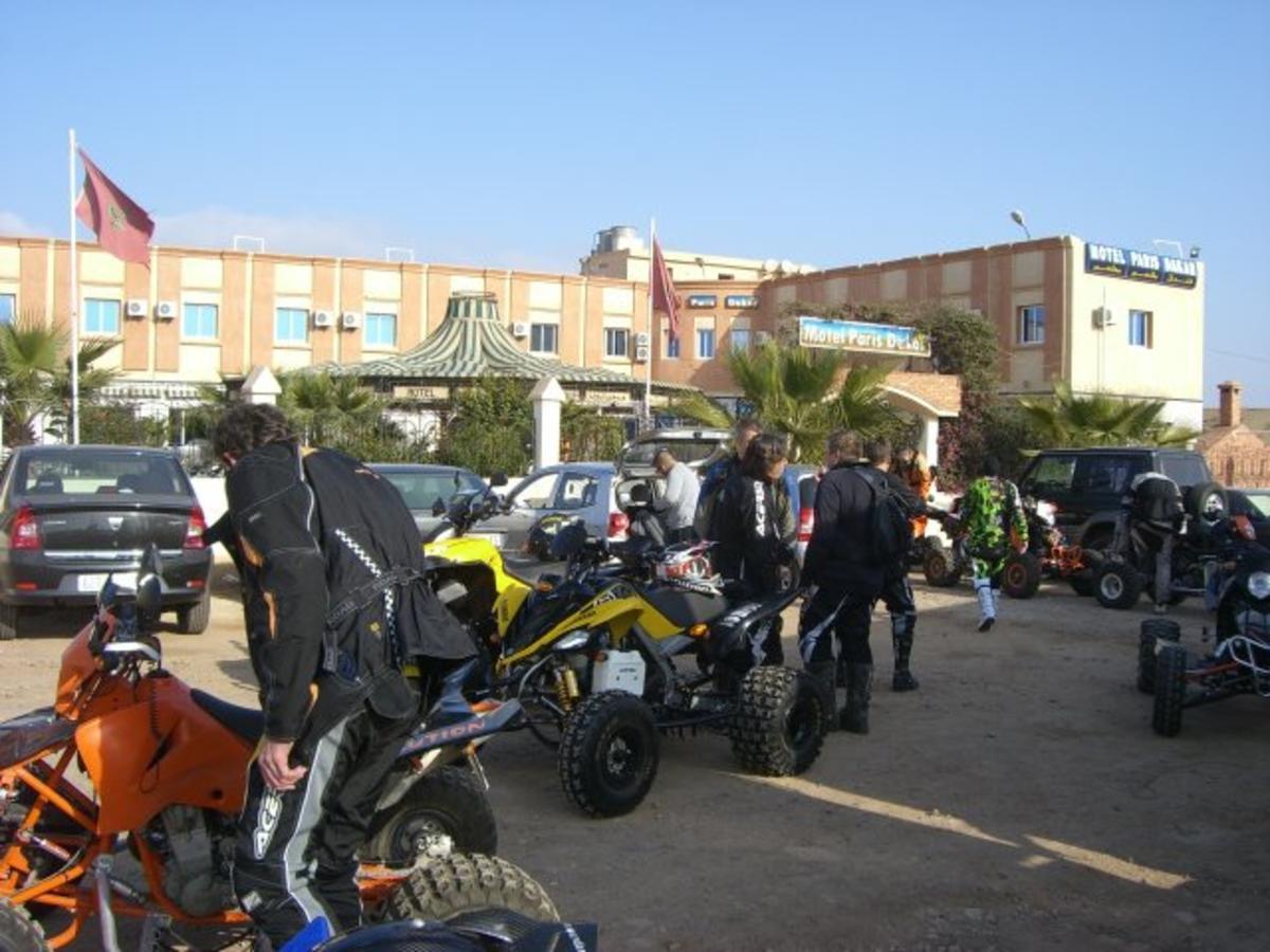 Motel Paris Dakar Selouane Kültér fotó