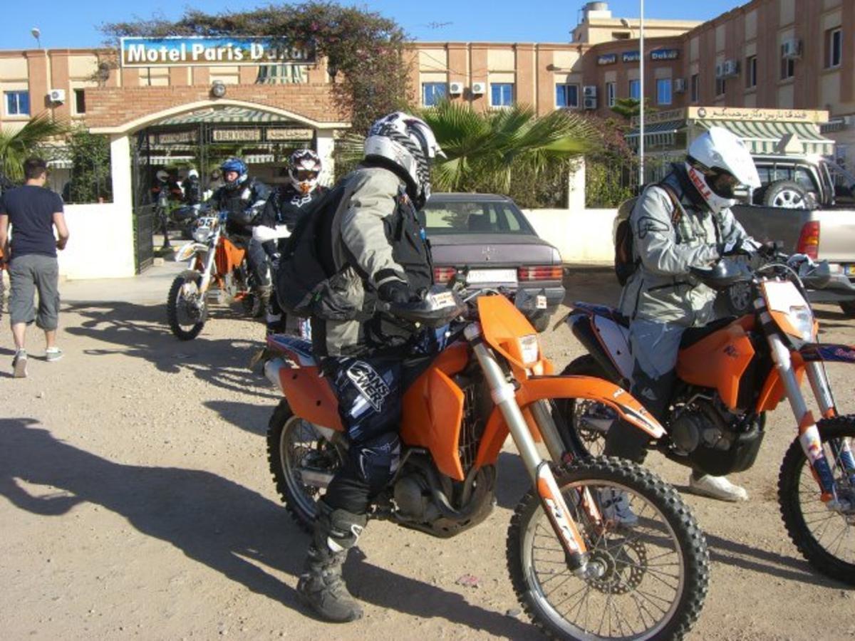 Motel Paris Dakar Selouane Kültér fotó