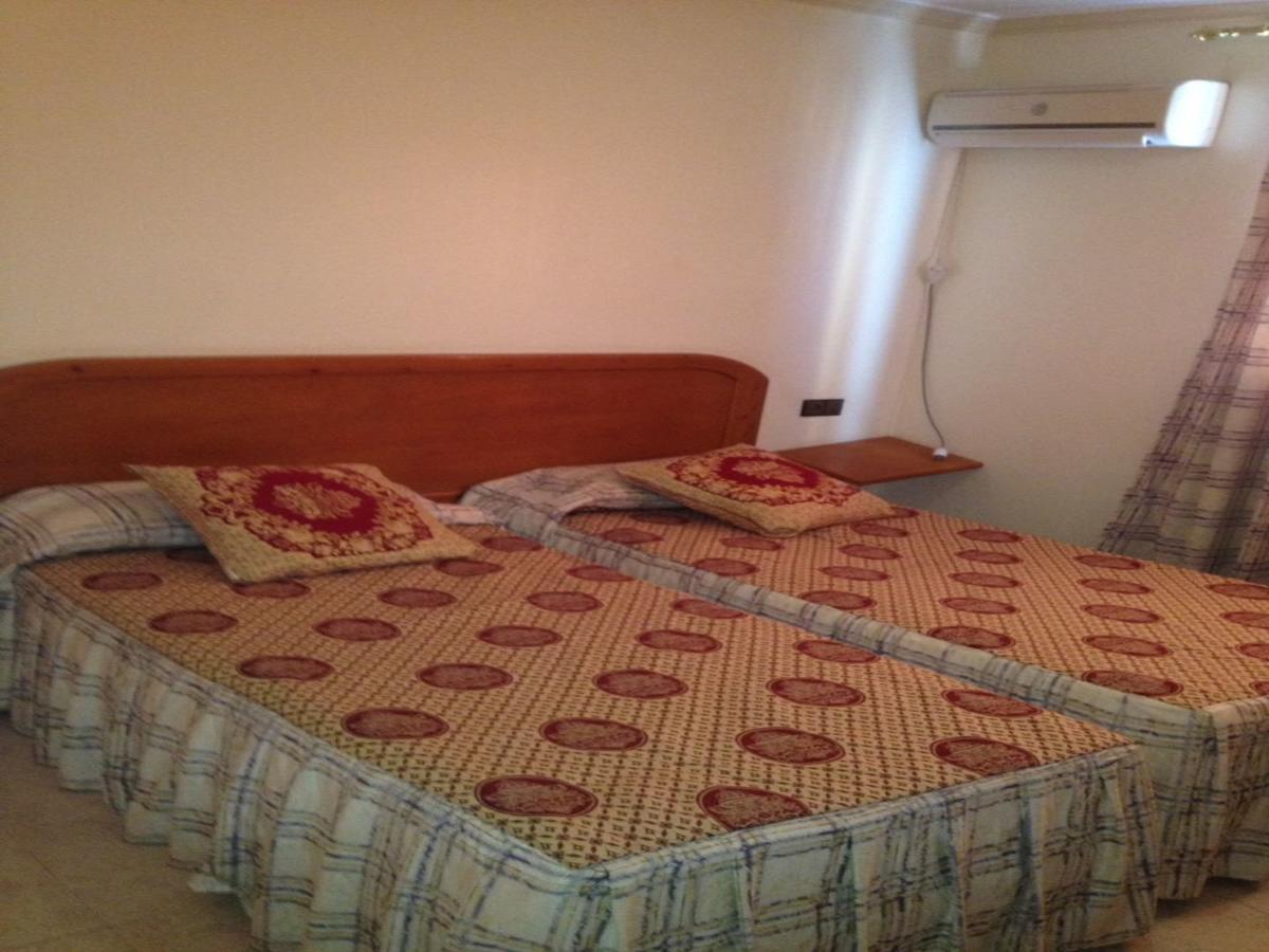 Motel Paris Dakar Selouane Kültér fotó