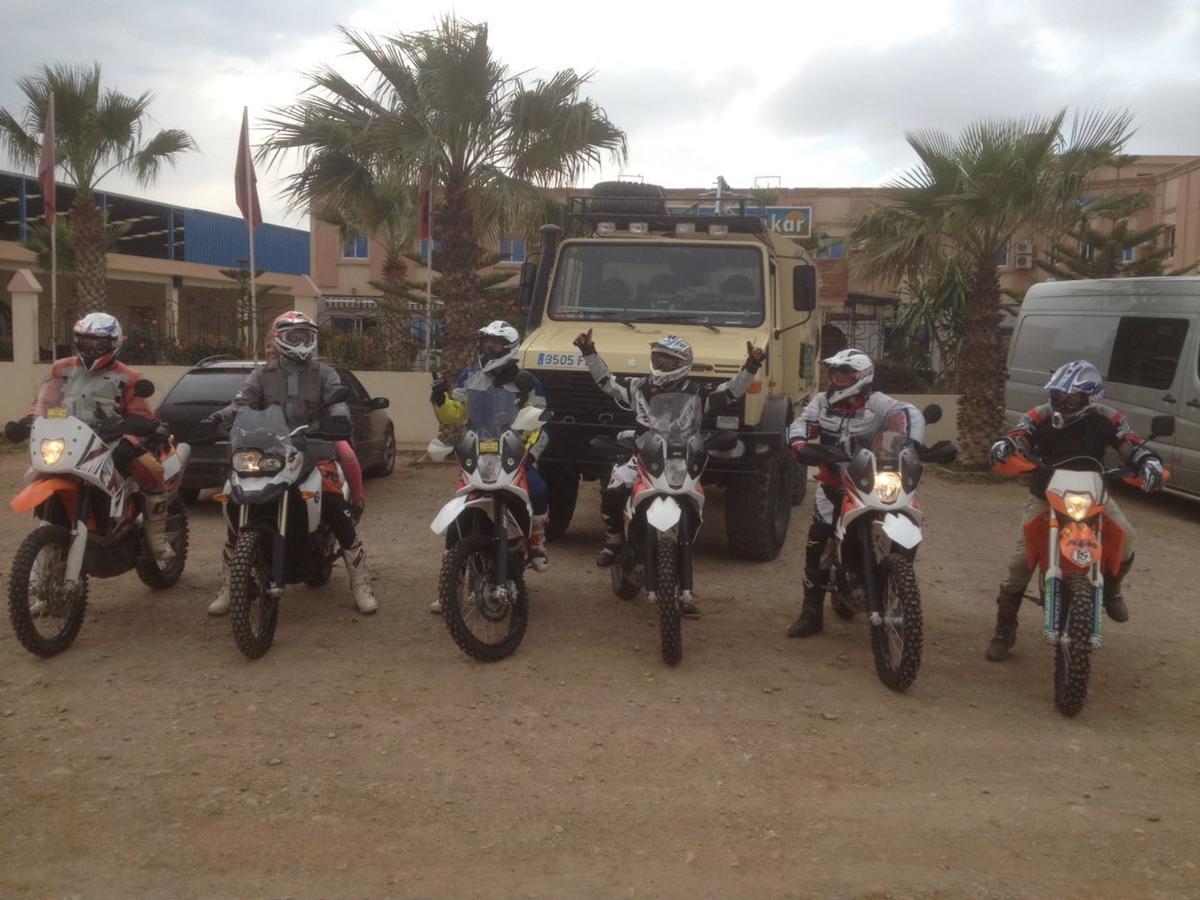 Motel Paris Dakar Selouane Kültér fotó