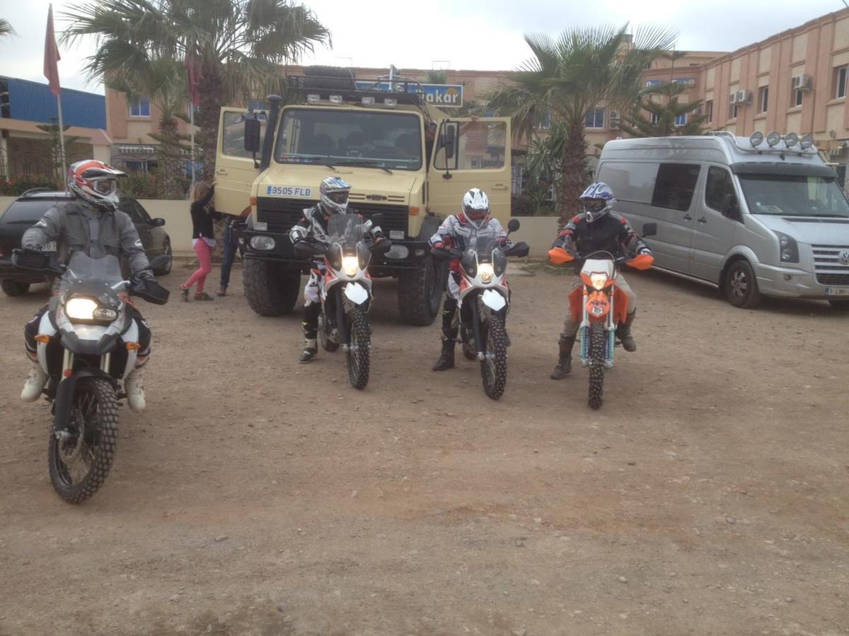 Motel Paris Dakar Selouane Kültér fotó